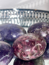 Load image into Gallery viewer, Lepidolite Palmstone