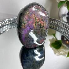Load image into Gallery viewer, Purple Labradorite Freeform