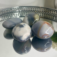 Load image into Gallery viewer, Orca Agate Palm Stone
