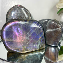 Load image into Gallery viewer, Purple Labradorite Freeform